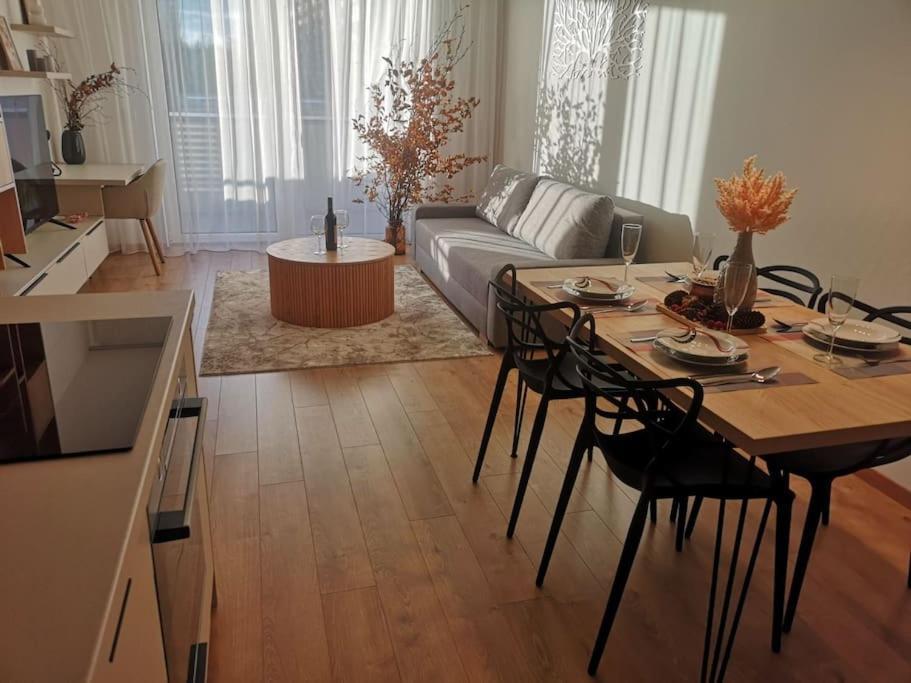 M&M2 Apartment Near Center With Free Parking - Ac Kosice Exterior photo
