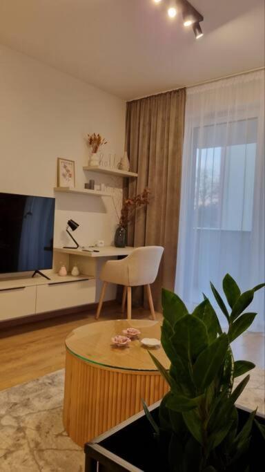 M&M2 Apartment Near Center With Free Parking - Ac Kosice Exterior photo