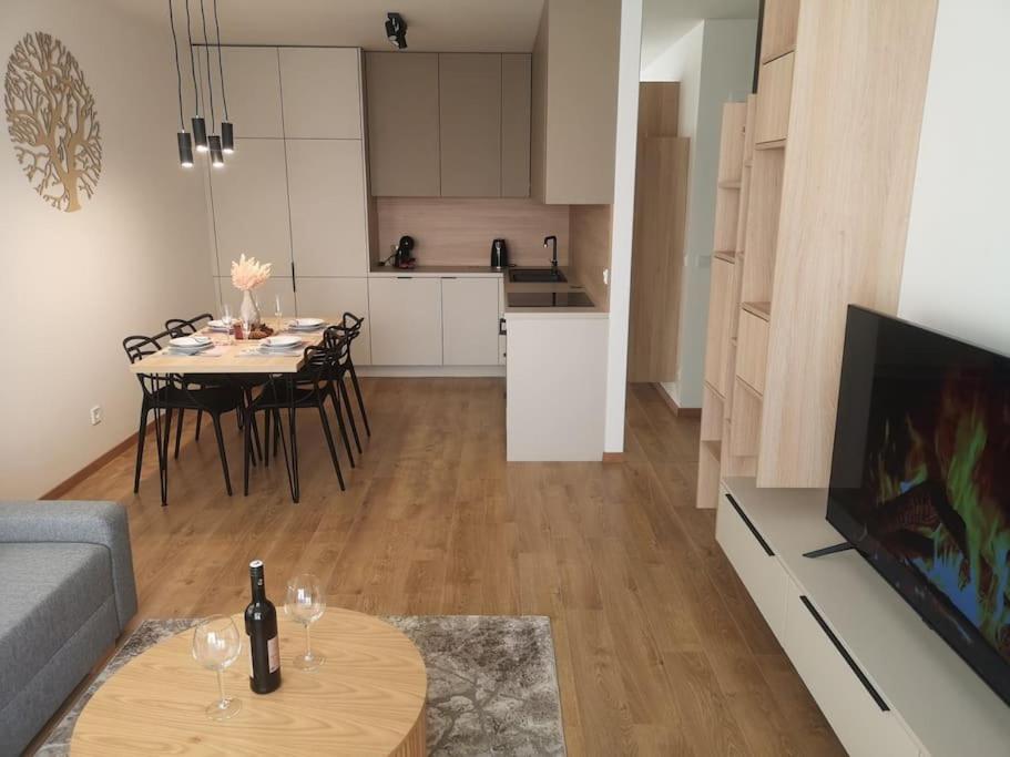 M&M2 Apartment Near Center With Free Parking - Ac Kosice Exterior photo